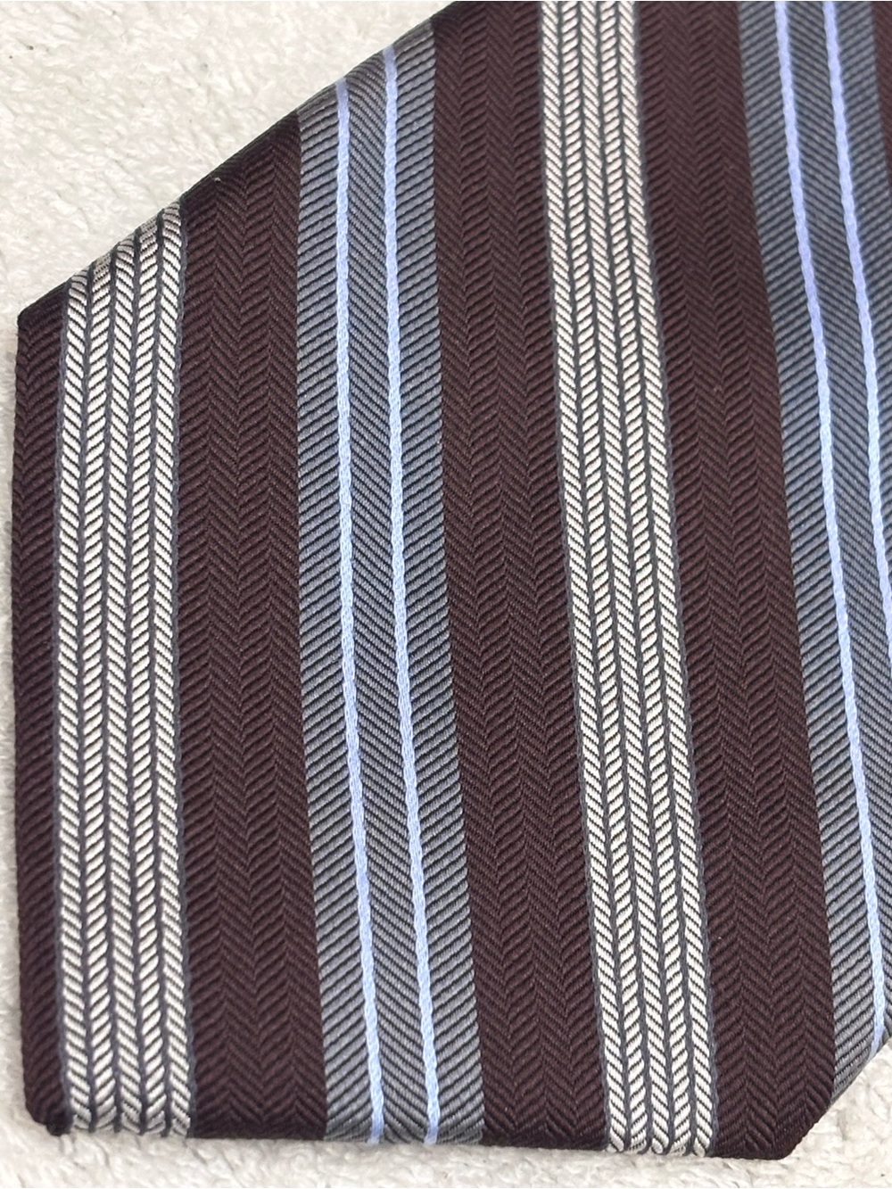 Brand New Tie By JOS A. BANK (Signature Collection) - Tie Is 3.5 Inches Wide